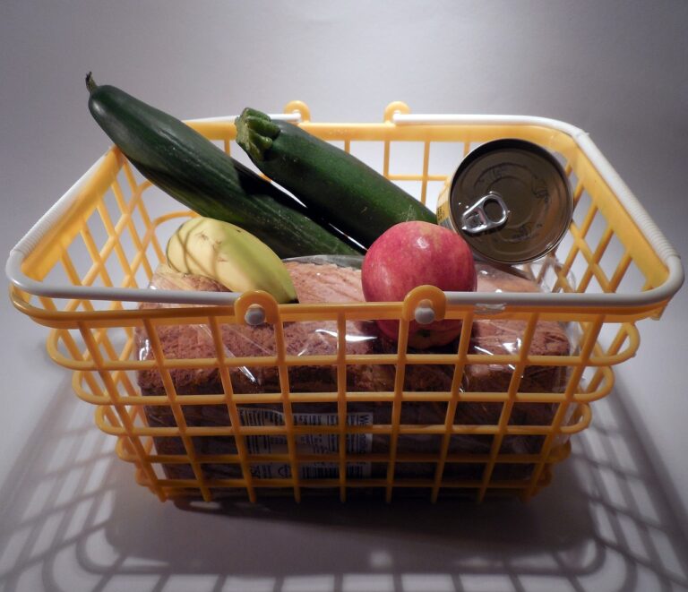 Sustainable Beauty: Trends in Eco-friendly Cosmetics