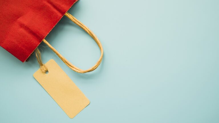 Analyzing the Gig Economy’s Role in Last-Mile Delivery